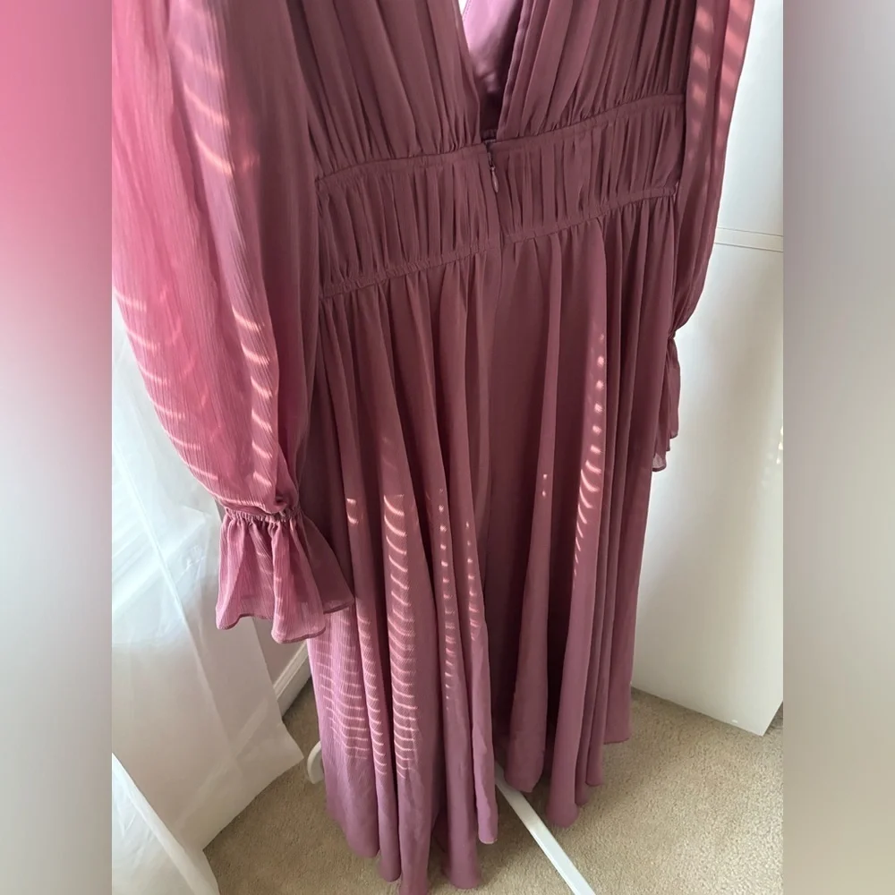 Gianni Bini Mauve Pink Maxi Dress Size 4 NWOT - Deep V Neck Long Sleeve Bohemian